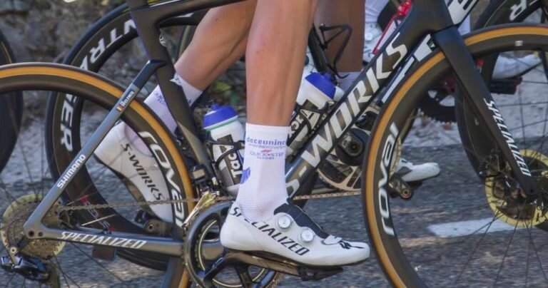 How Should Bike Shoes Fit