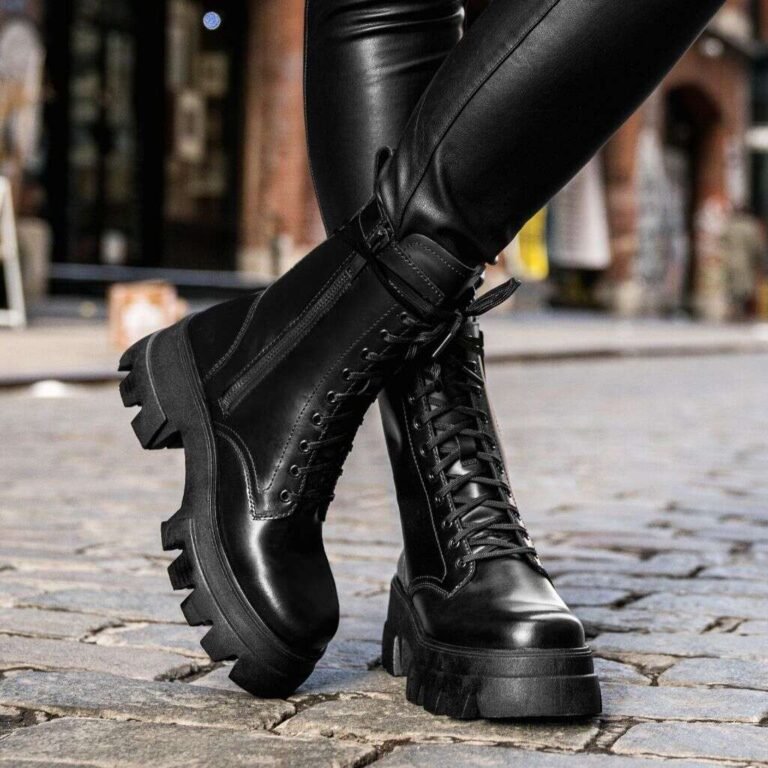 What Boots Are In Style For Women