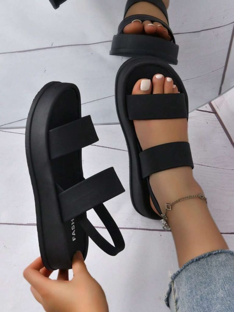 Are Black Sandals In Style