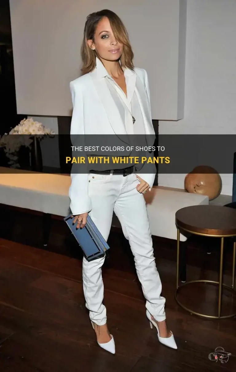 What Color Of Shoes To Wear With White Pants